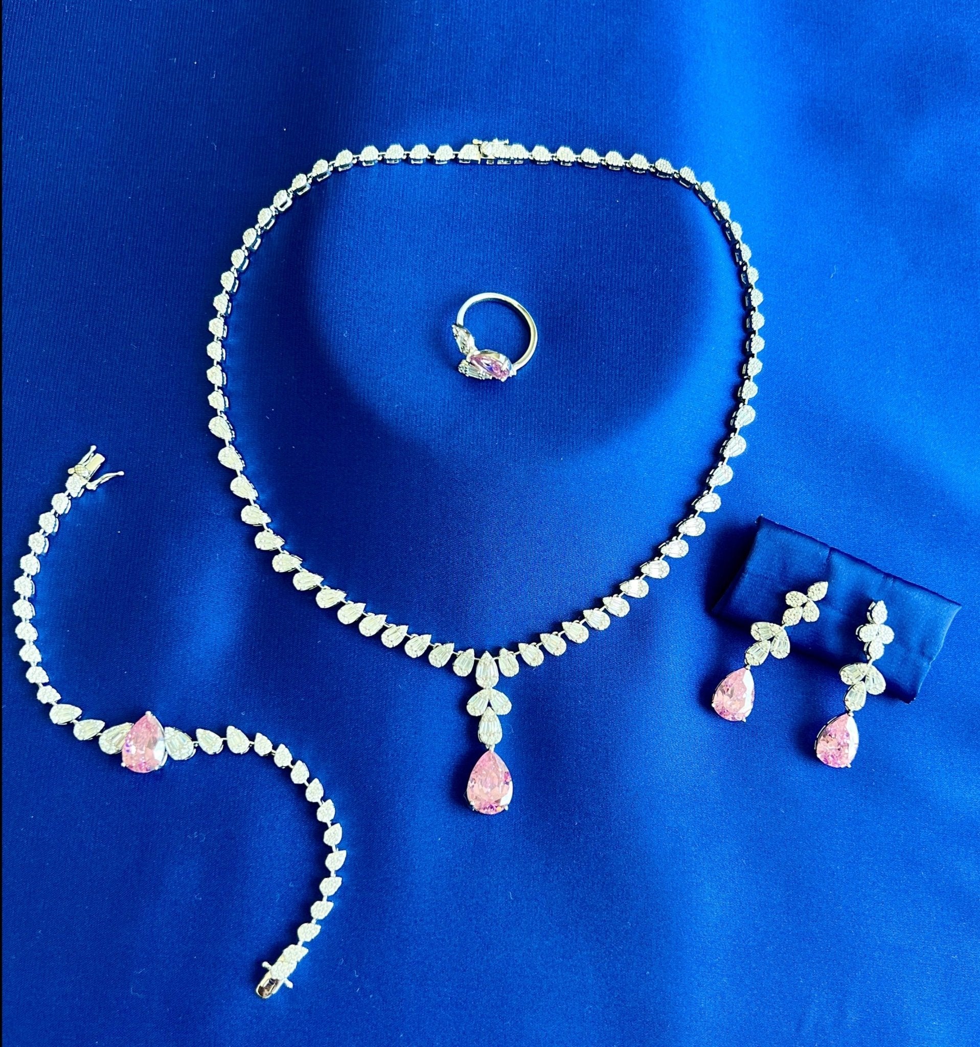 Delicate Necklace Set for Women with Pink Zircon