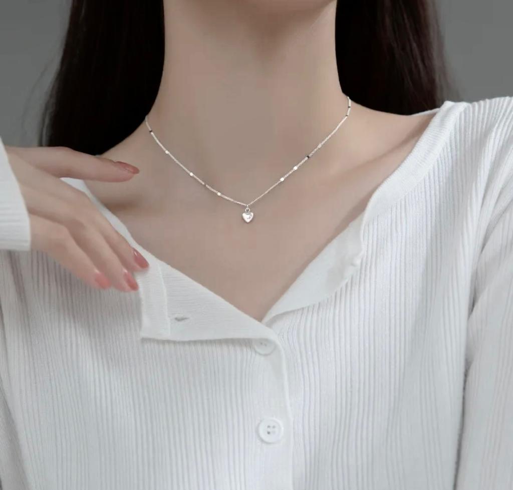 Silver outlet necklace minimalist